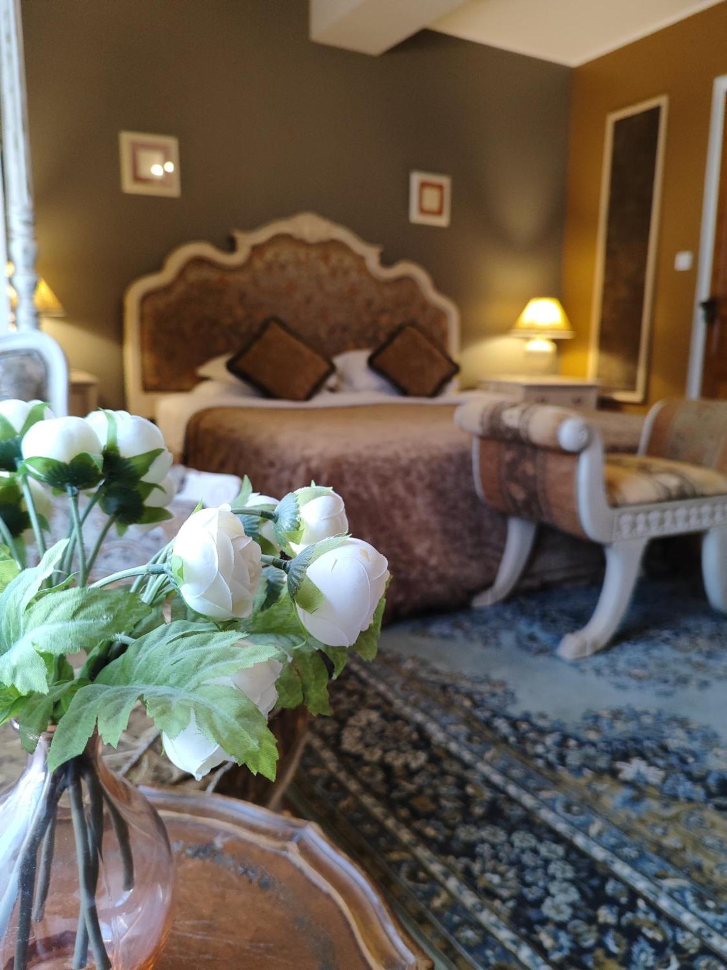 L'Entree Chambres D'Hotes Bar & Restaurant Castillonnès エクステリア 写真