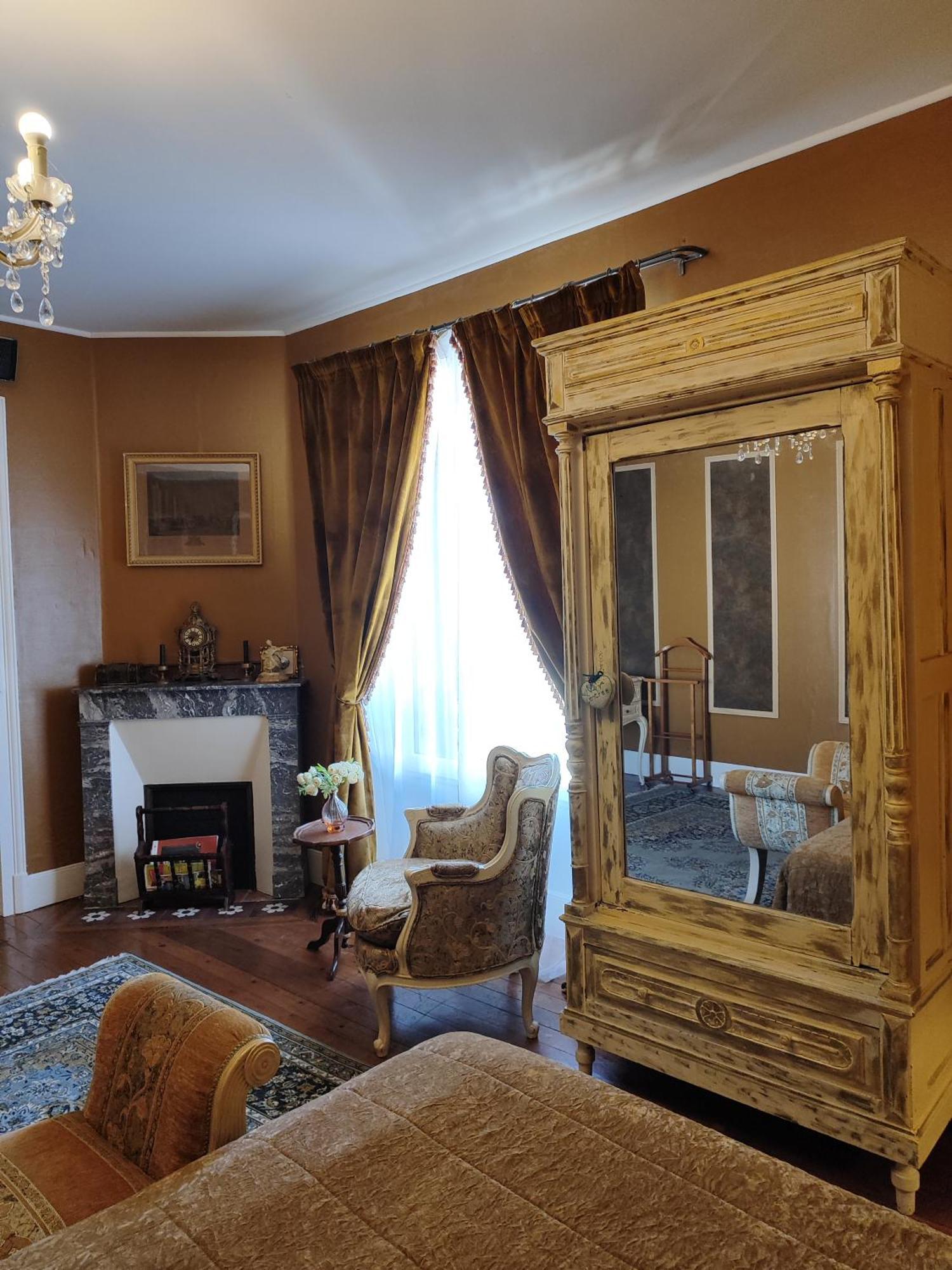 L'Entree Chambres D'Hotes Bar & Restaurant Castillonnès エクステリア 写真