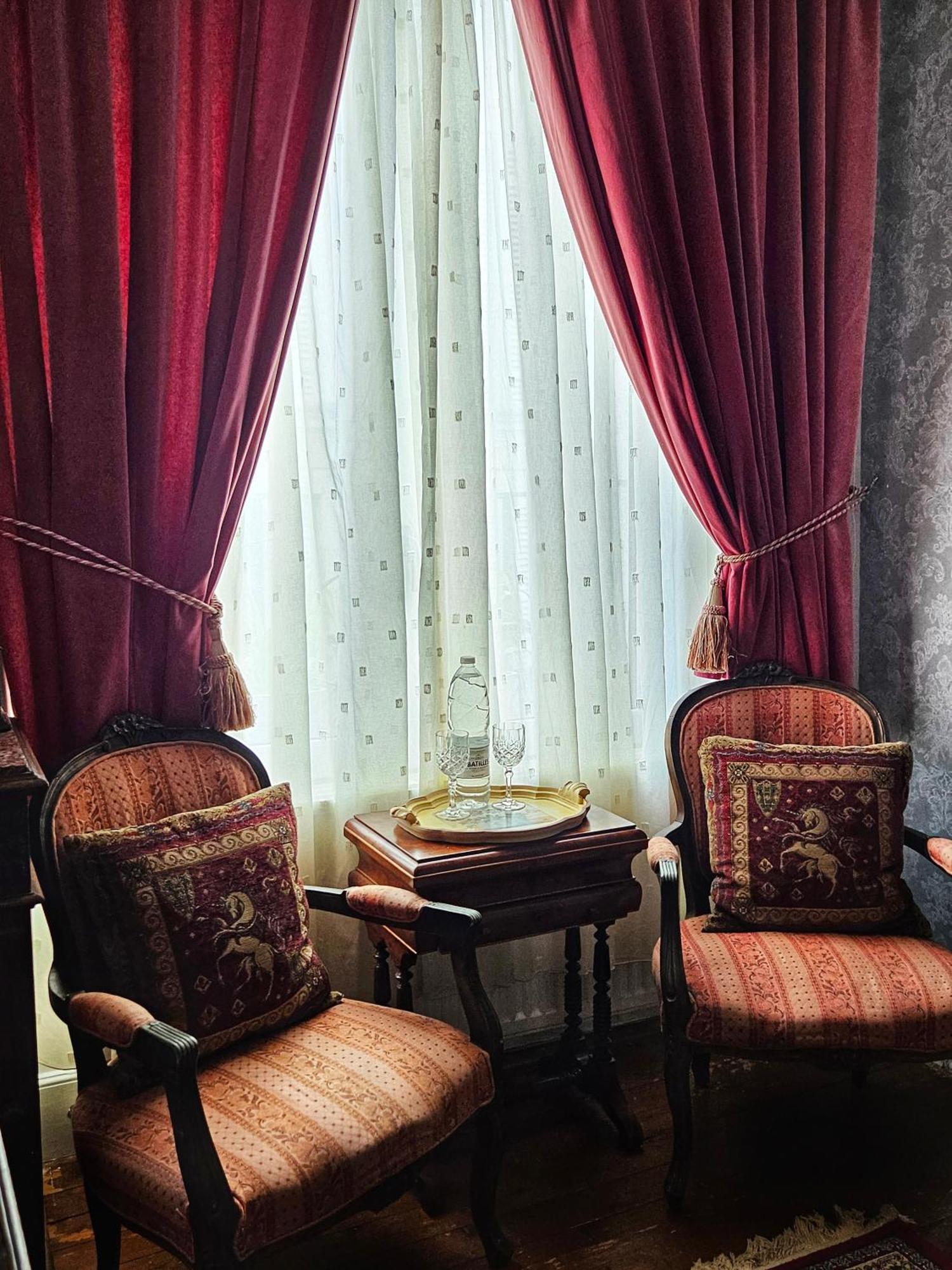 L'Entree Chambres D'Hotes Bar & Restaurant Castillonnès エクステリア 写真