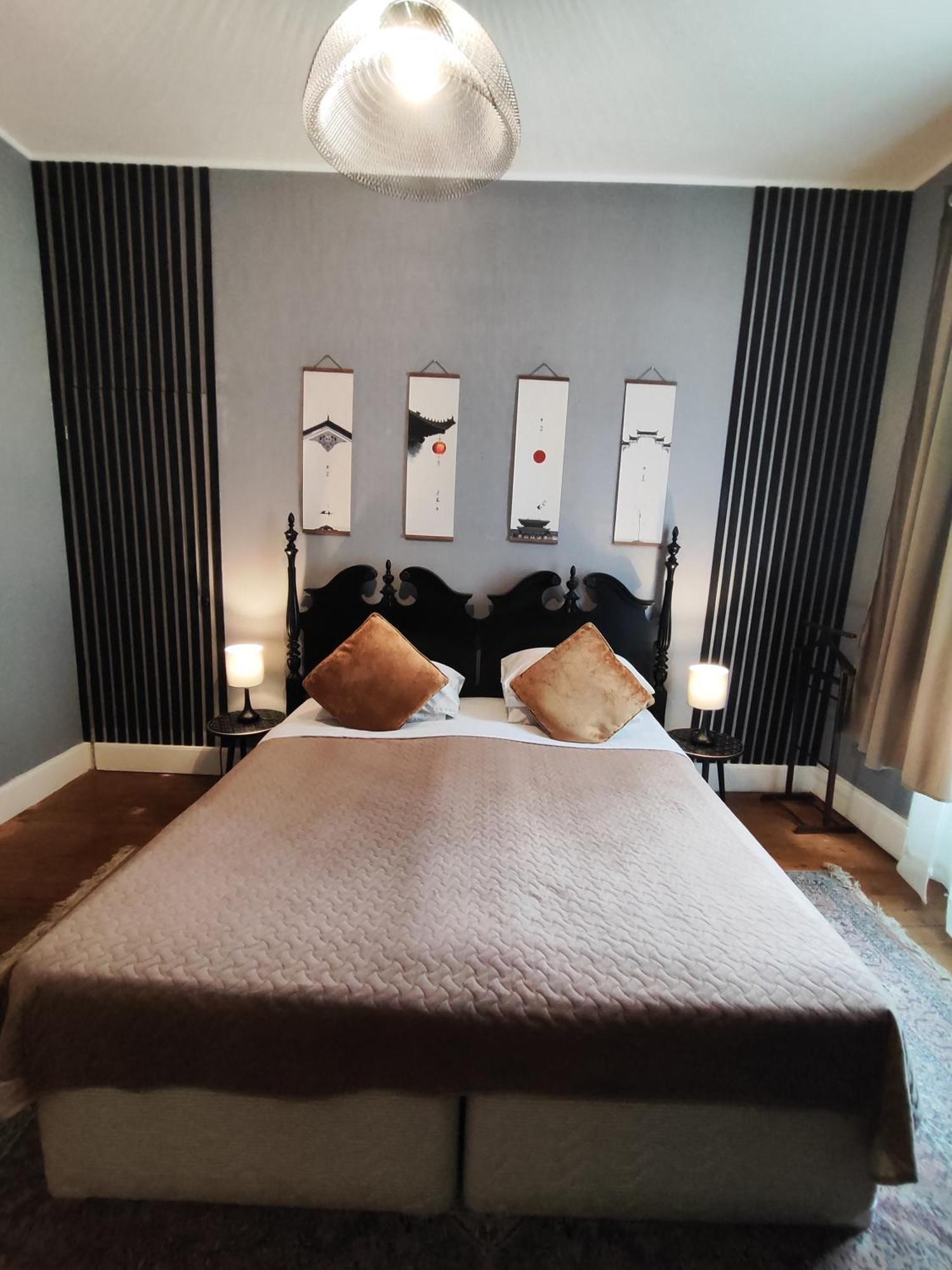 L'Entree Chambres D'Hotes Bar & Restaurant Castillonnès エクステリア 写真